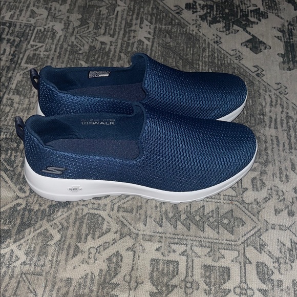 Skechers Women's Go Walk Joy Cushioning Sneakers size 10.5 - Picture 2 of 8